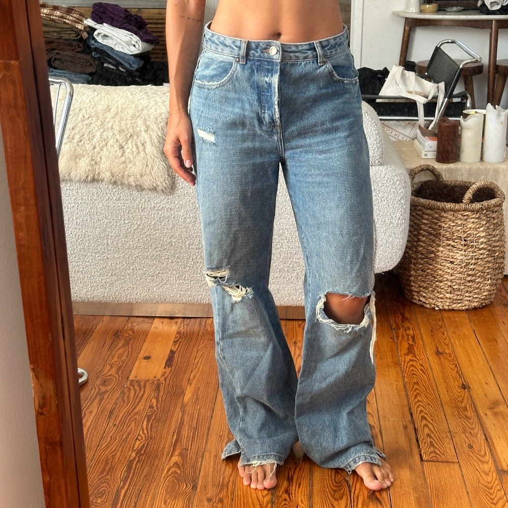 Zara wide leg distressed jeans size US 8/ 29
